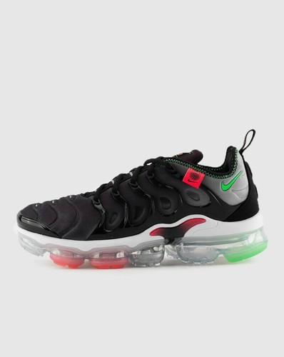 nike vapormax black and green